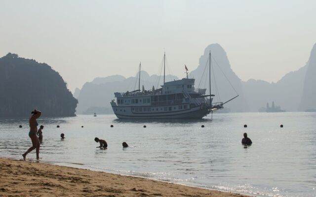 Flamingo Luxury Cruises