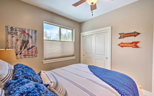 Donnelly Vacation Rental Near Lake Cascade!
