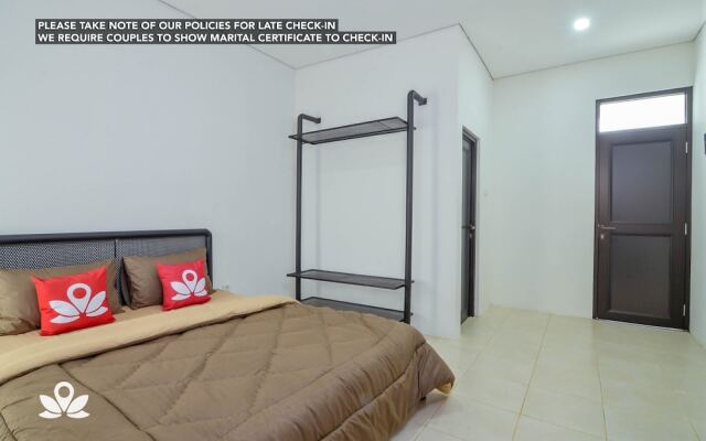 ZEN Rooms Cilandak KKO Syariah