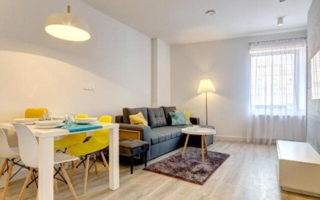 Welcome Apartment - Old Town Smart City