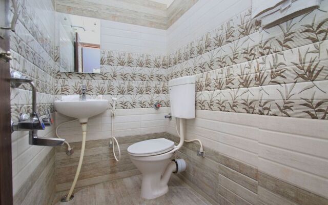 OYO 12153 Hotel B S International