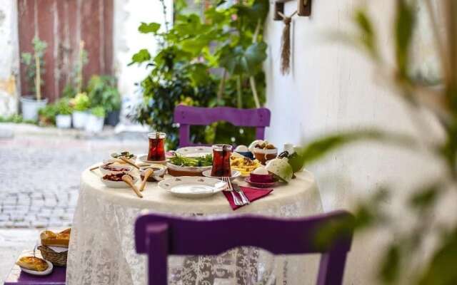 Kalinda Bozcaada (Adult Only)