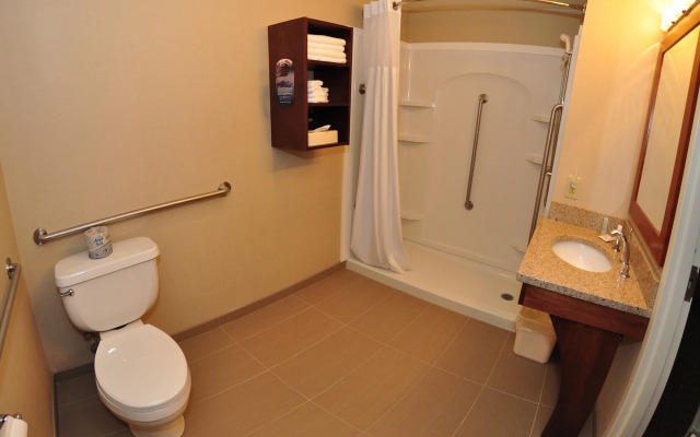 Comfort Inn & Suites Sturbridge - Brimfield