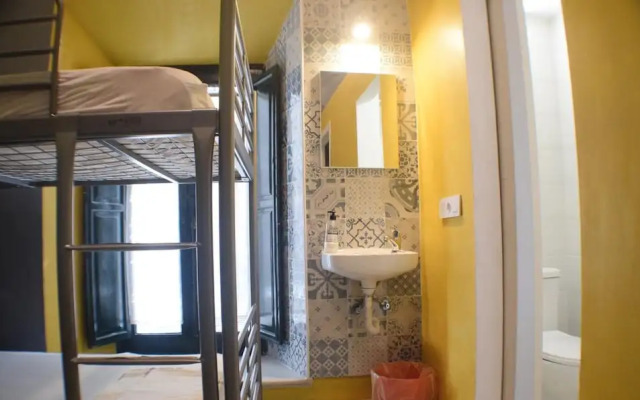 El Baobab Hostel
