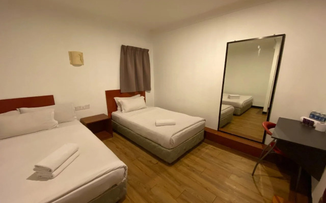 Super OYO 89847 Switz Paradise Hotel