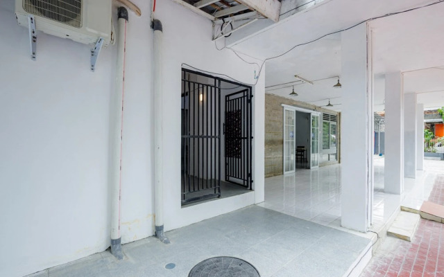 RedDoorz near Jalan Cikini