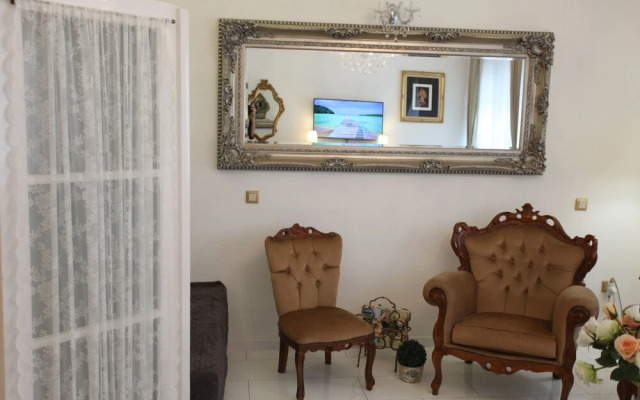 Dfive Apartments - Neo Baroque