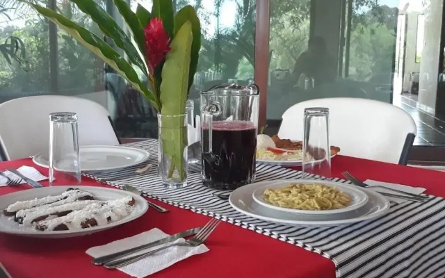 Hotel Villa Blanca Suites
