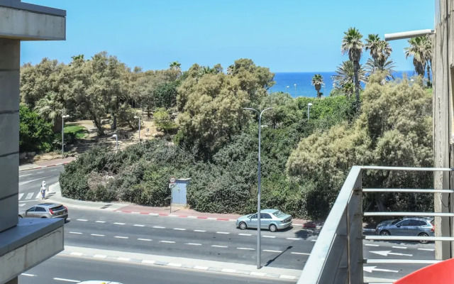 Grand STU SeaView Balcony by Sea N' Rent