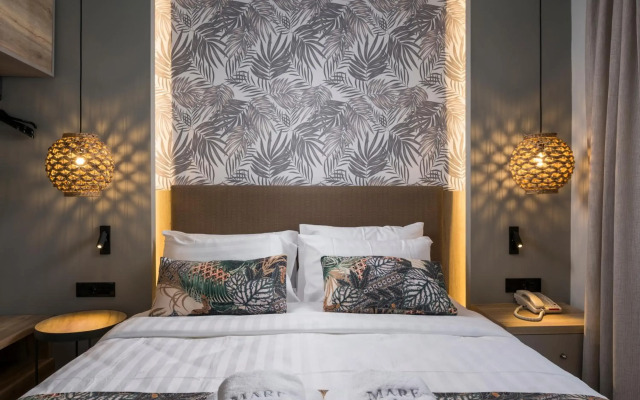 Mare Blue Suites