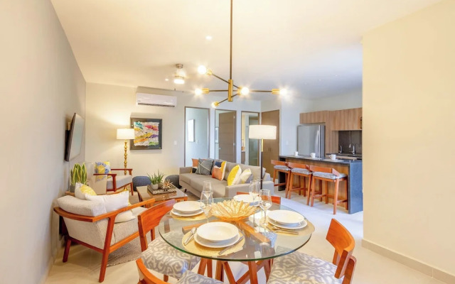 Chic Beachfront Condo Ocean View