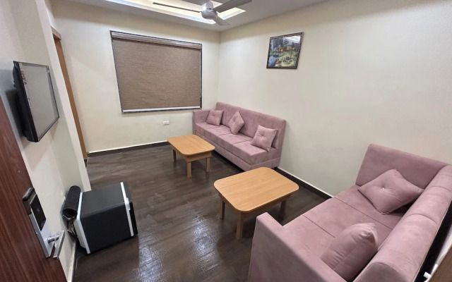 Hotel The Ananta Inn