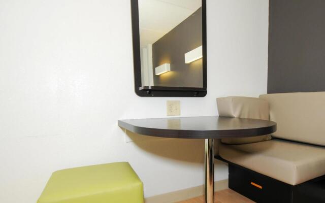 Studio 6 San Antonio, TX - Lackland AFB