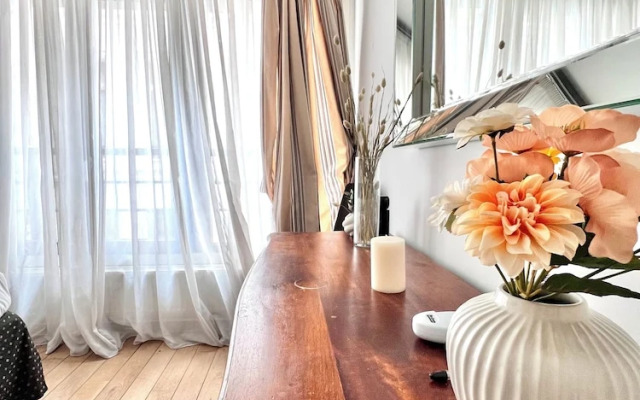 Peaceful 2 minutes European Parliament