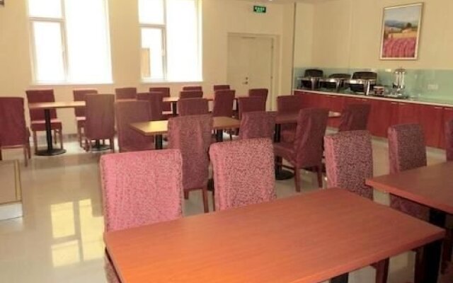 Hanting Express Baoding Dongfeng Middle Road