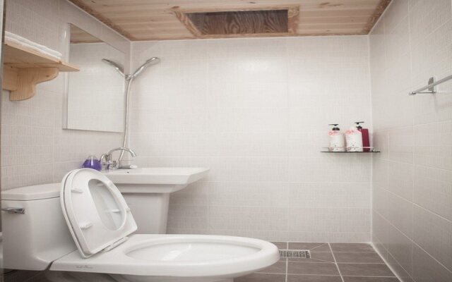 Jeonju j & j Guesthouse