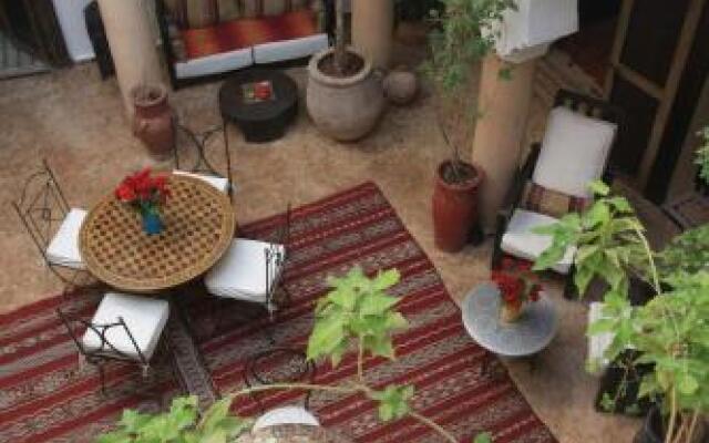 Riad Mur Akush