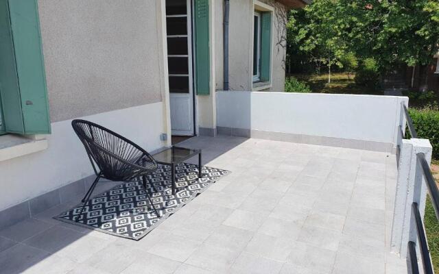 Big summer house in the charming village of Meyssac