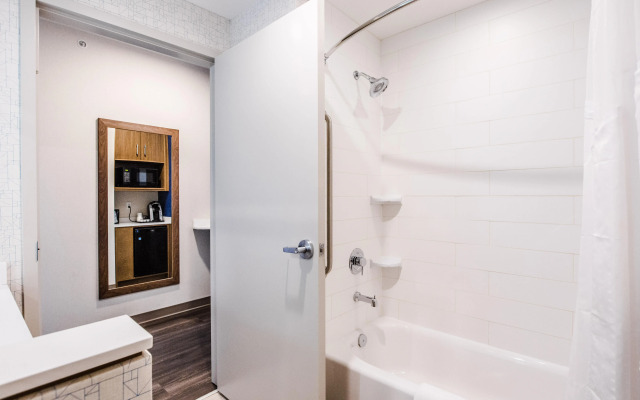 Holiday Inn Express & Suites West Edmonton - Mall Area by IHG