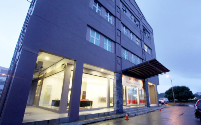 Place2Stay Business Hotel - Waterfront