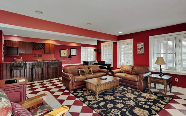 A Lakefront Paradise