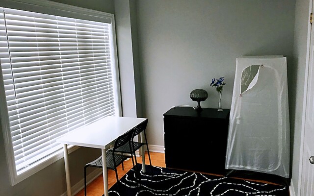 Entire 3 Bedroom Townhouse in Markham