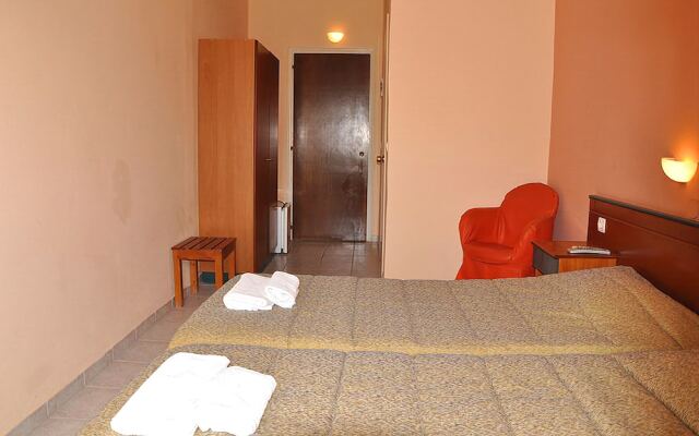 Hotel Pyrros
