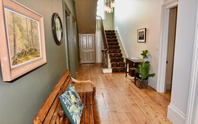 Blenheim House a Seaside Home for 12