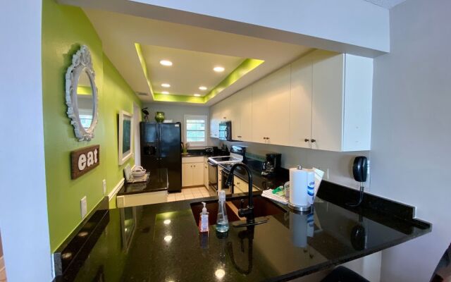 Sun Plaza West - 214