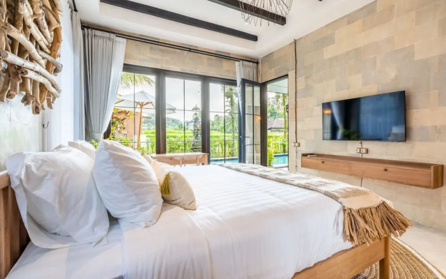 Rumah Villa by EVDEkimi - Quiet Ubud escape with Pool and Outdoor lounge