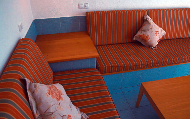 Plus Fariones Suite Hotel