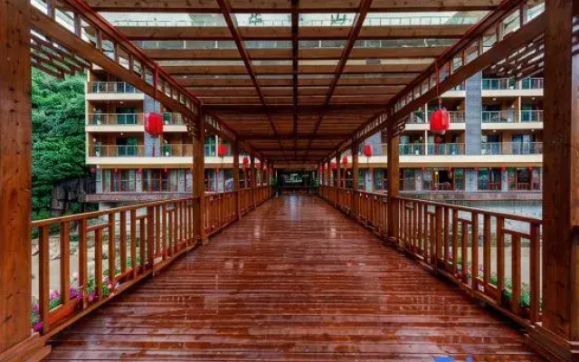 Leshanshui Holiday Hotel
