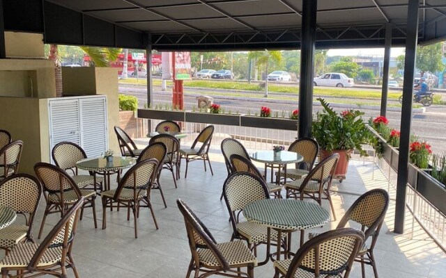 Hotel Caracoles Colima