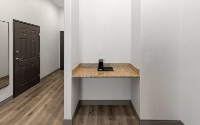 La Quinta Inn & Suites by Wyndham Kyle - Austin South