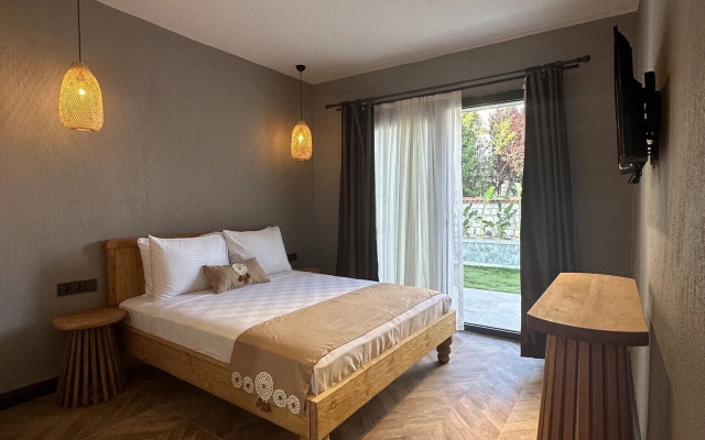 Trina Talles Alacati