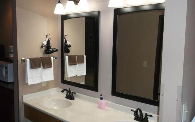 De Smet Super Deluxe Inn and Suites