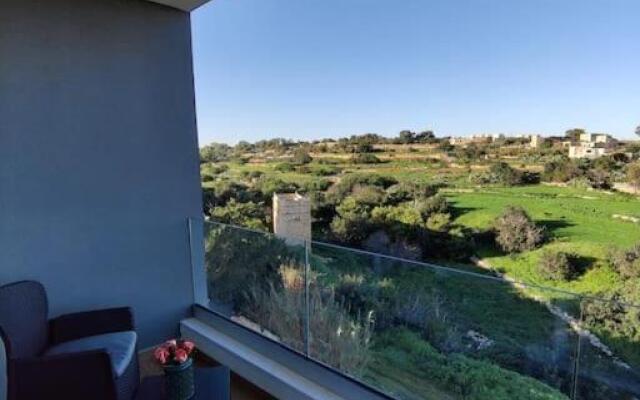 Luxurious 2 bedroom apartment with country view