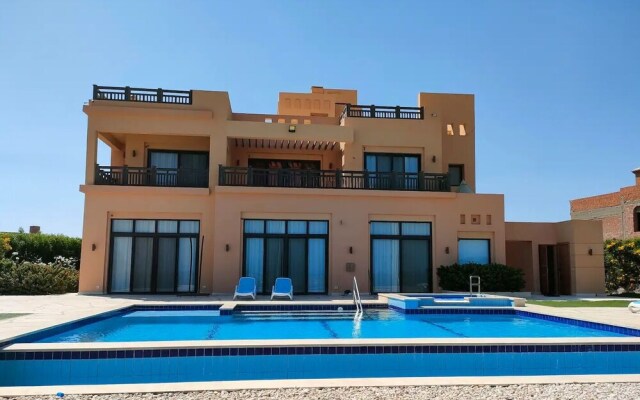luxury half villa sea view team
