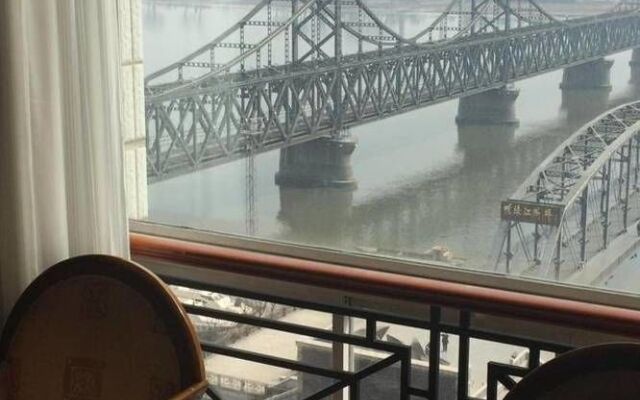 Zhonglian Hotel - Dandong