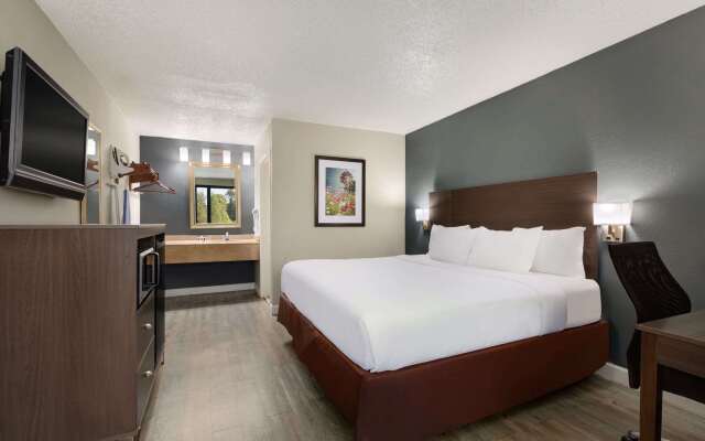 Baymont by Wyndham Wilmington