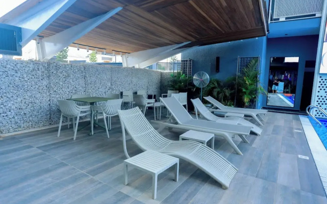 Blu Pearl Hotel & Residence