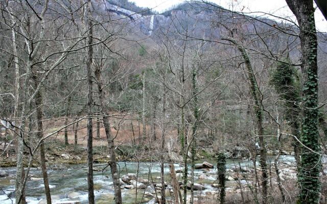 The Esmeralda Inn at Lake Lure