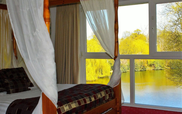 The Inn on the Lake Hotel