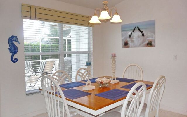 Inviting, Quiet Home in With Pool and Steps to Beach