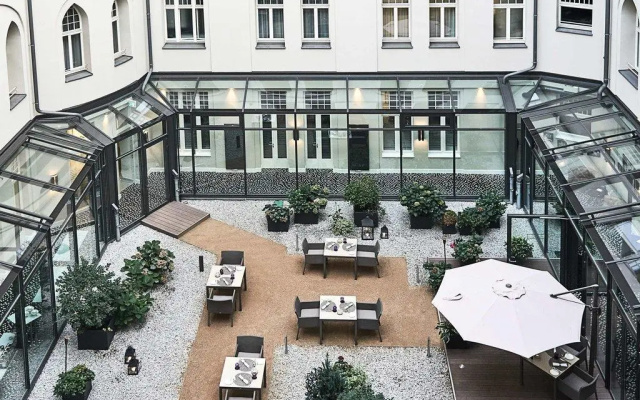 Roomers Berlin Steinplatz, Autograph Collection
