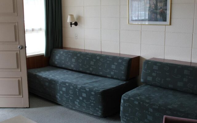 Pineland Motor Lodge