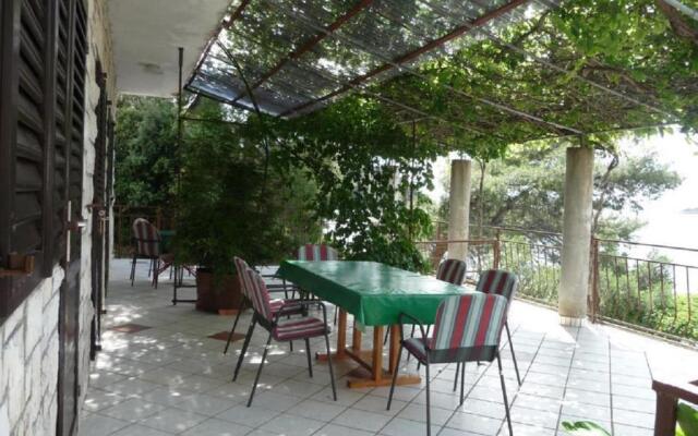 Apartments Robert - 5m from sea