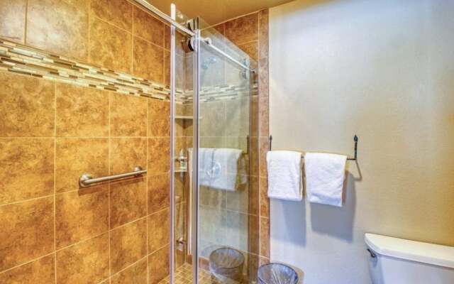 Private Family Friendly 2 Bedroom Townhome Located in East Keystone With Access to Free Shuttle Service