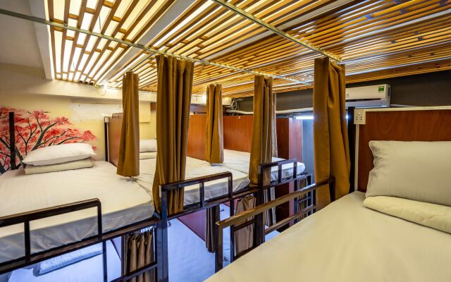 Saigon Capsule Hostel - Adults Only