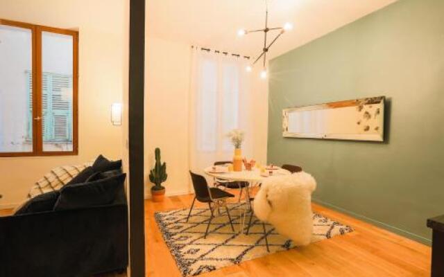 Private Apartment 2 -Old Town